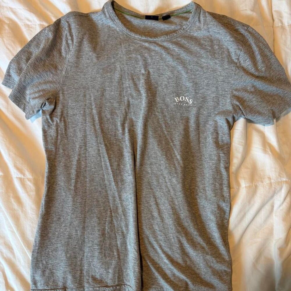Hugo Boss Men's Grey T-shirt
